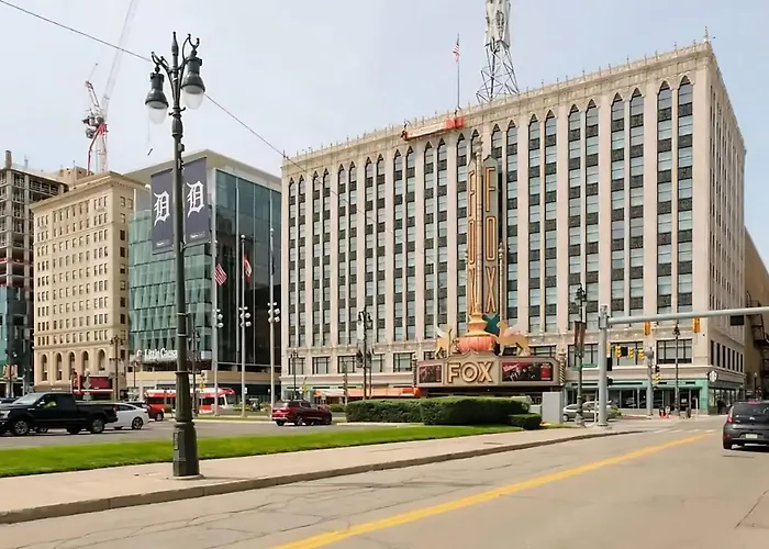 Amazing 1 Bedroom Apt In City Center