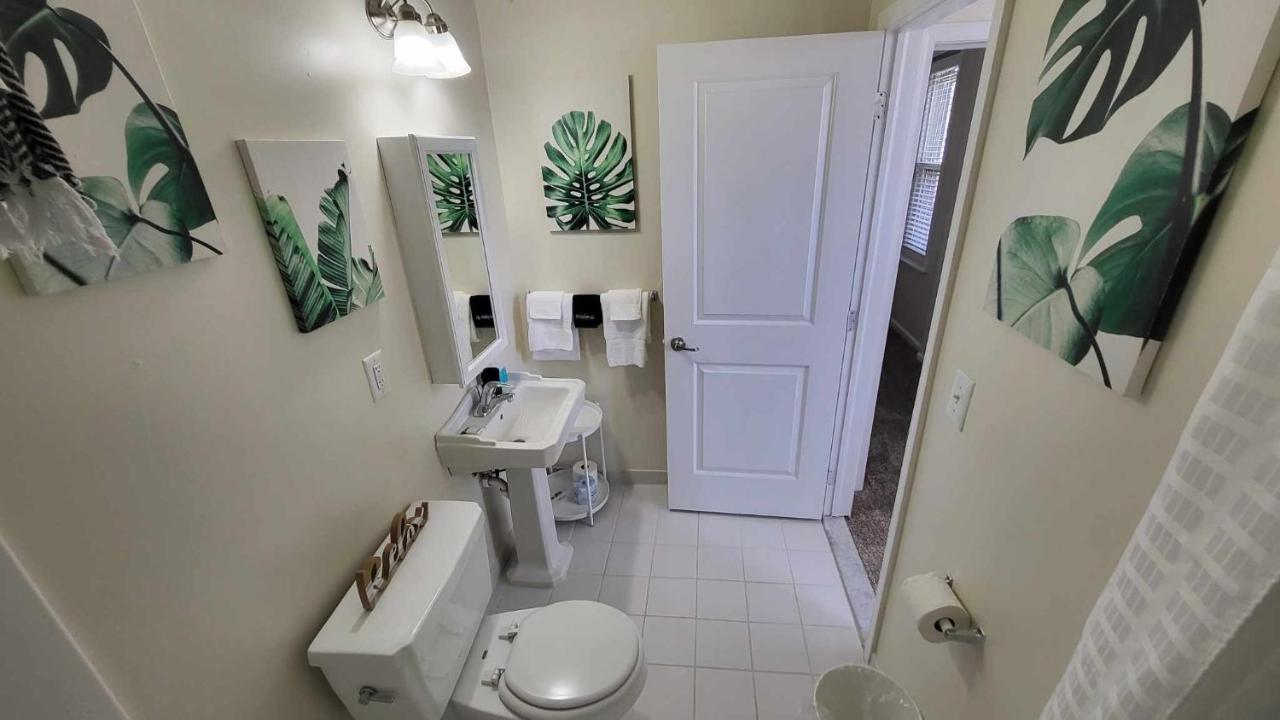 Amazing 1 Bedroom In Center Apartment Detroit
