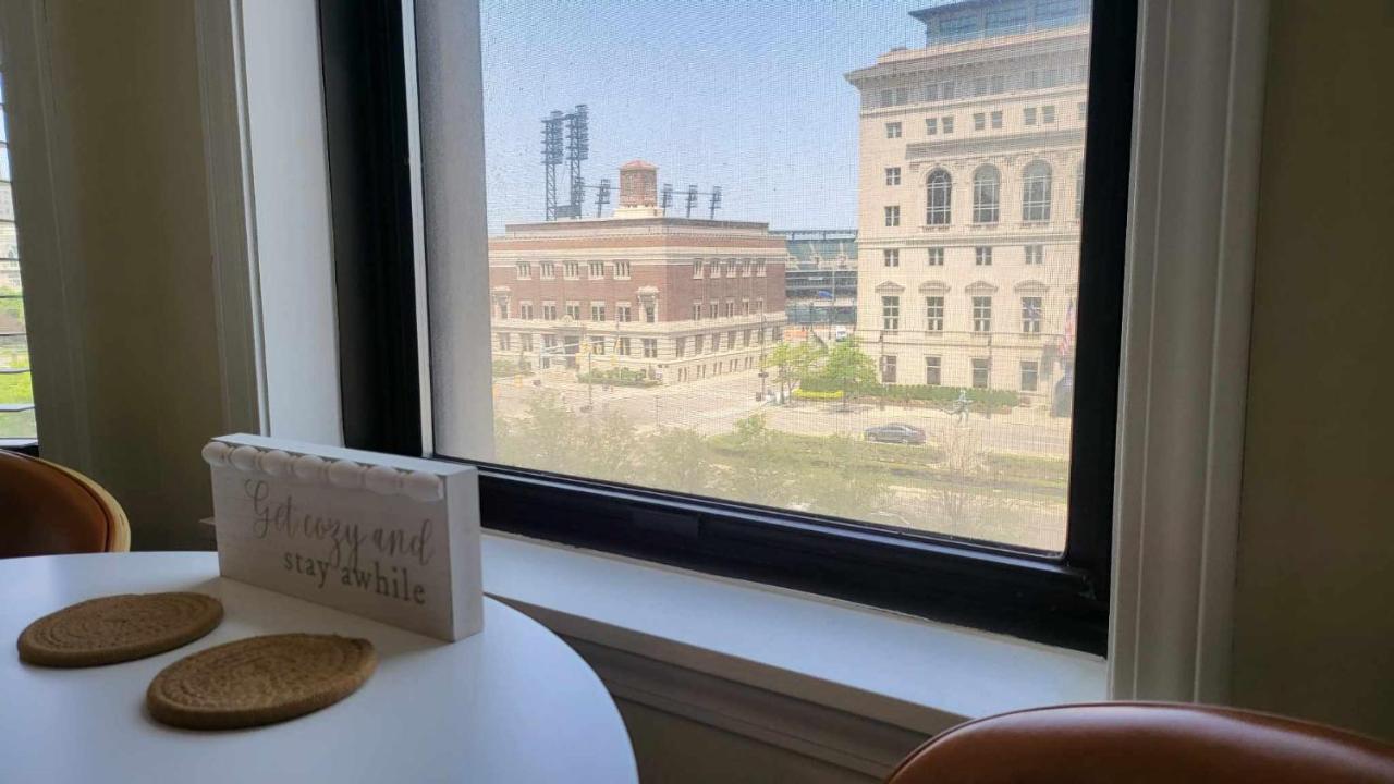 Amazing 1 Bedroom In Center * Detroit